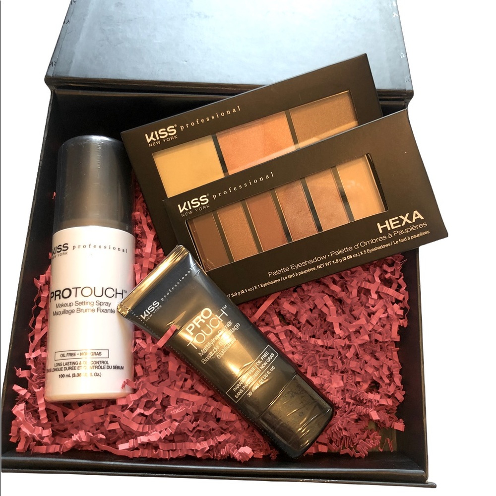 KISS NEW YORK PROFESSIONAL MAKEUP KIT